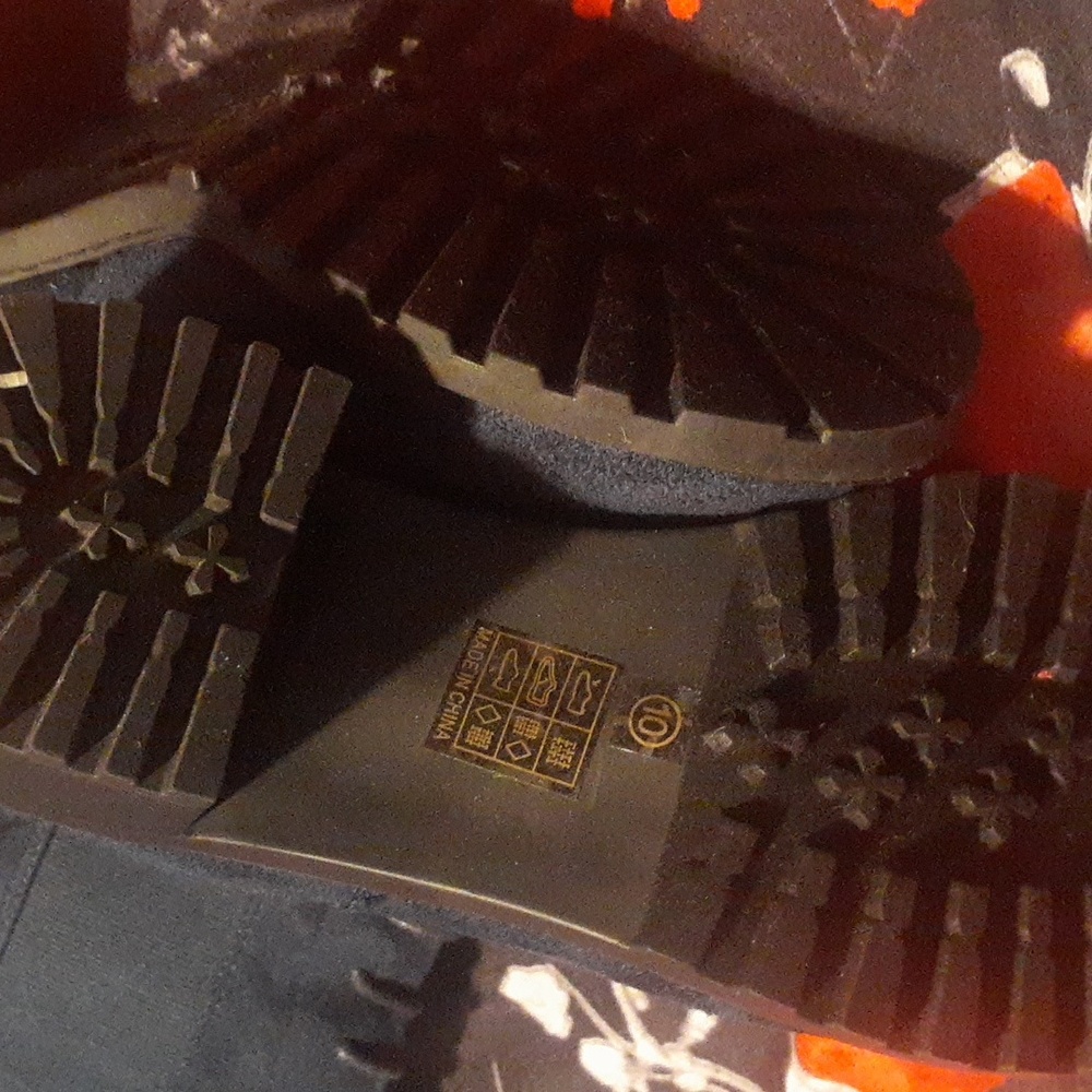 Boots - Picture 5 of 7